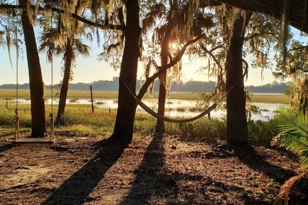 Secluded Tiny House By The Marsh With Hunting Island Beach Pass Frogmore Exterior foto